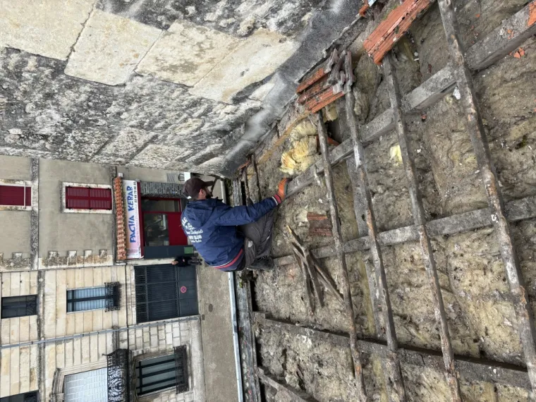 Remise à neuf d’une couverture , Niort, DUPUIS Moise